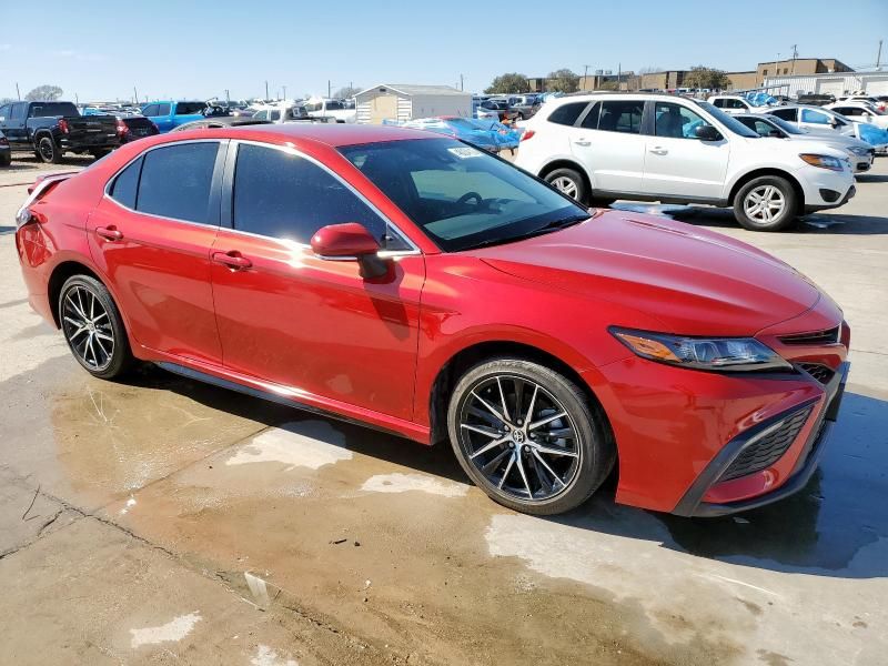 2022 Toyota Camry SE