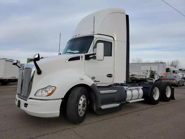 2018 Kenworth Construction T680