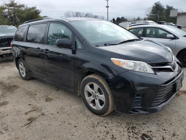 2019 Toyota Sienna LE