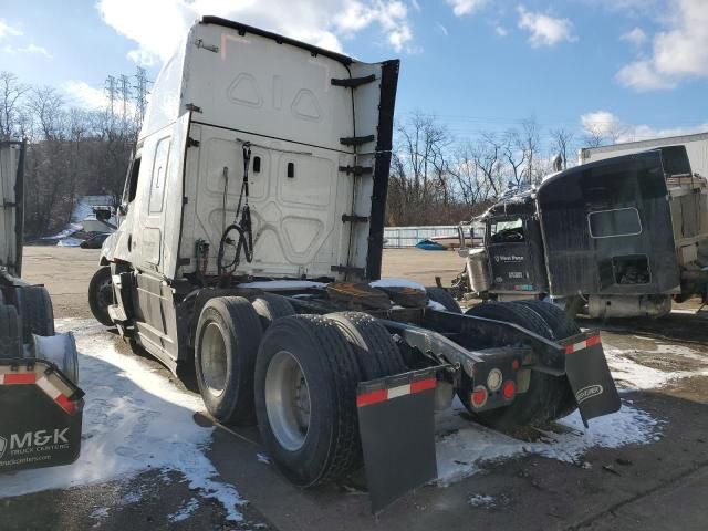 2021 Freightliner Cascadia 126