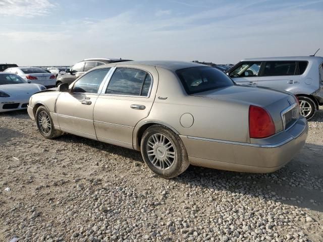 2010 Lincoln Town Car Signature Limited