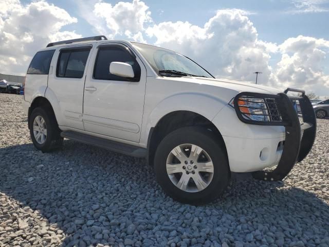 2005 Nissan Pathfinder LE