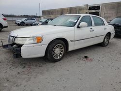 Salvage cars for sale at auction: 2000 Lincoln Town Car Signature