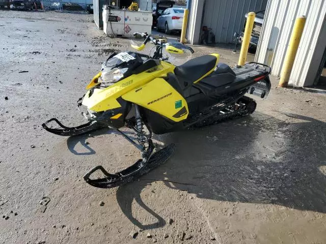 2021 Skidoo 2021 Skidoo Renegade