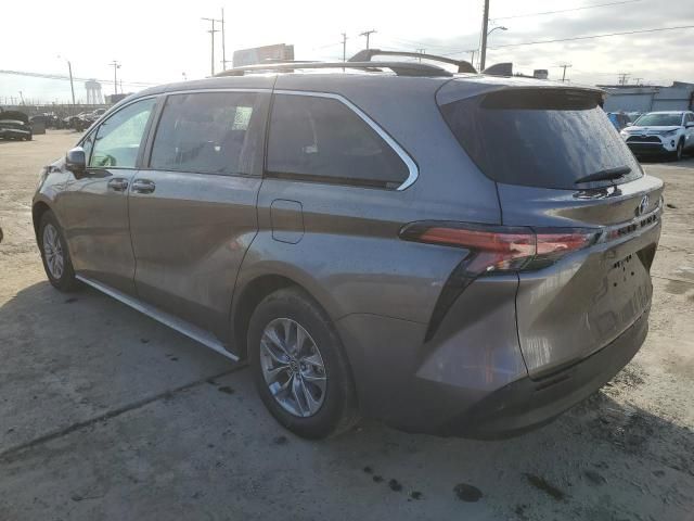 2021 Toyota Sienna LE