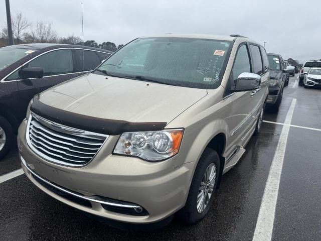 2013 Chrysler Town & Country Touring L