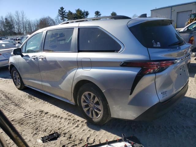 2022 Toyota Sienna LE