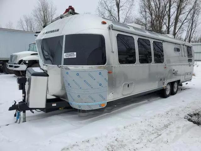 2025 Airstream Globetrott