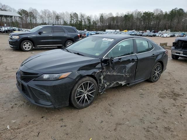 2022 Toyota Camry SE