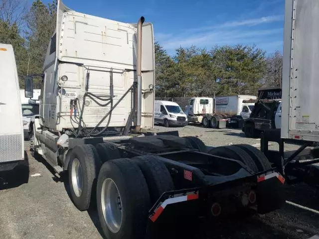 2016 Volvo VN VNL Semi Truck