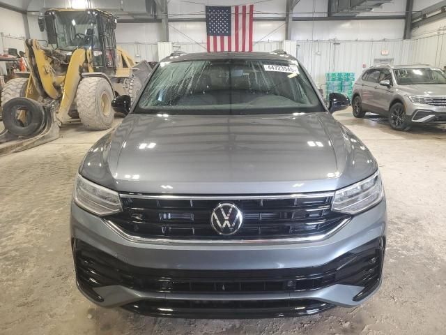 2024 Volkswagen Tiguan SE R-LINE Black