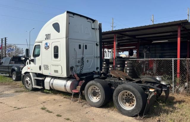 2016 Freightliner Cascadia 113