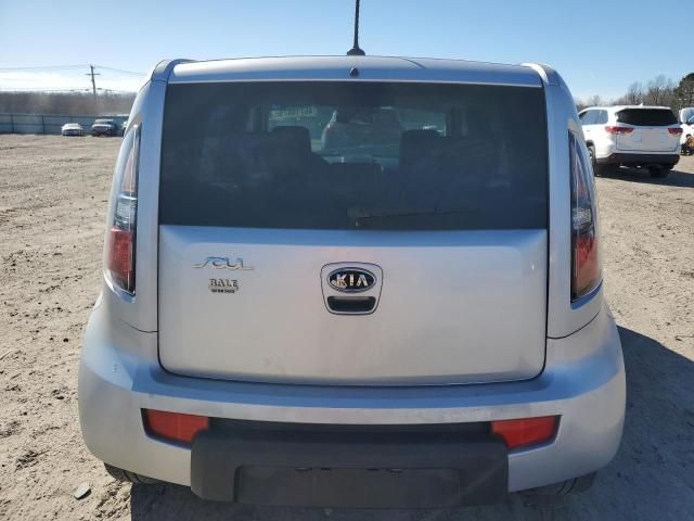 2011 KIA Soul +