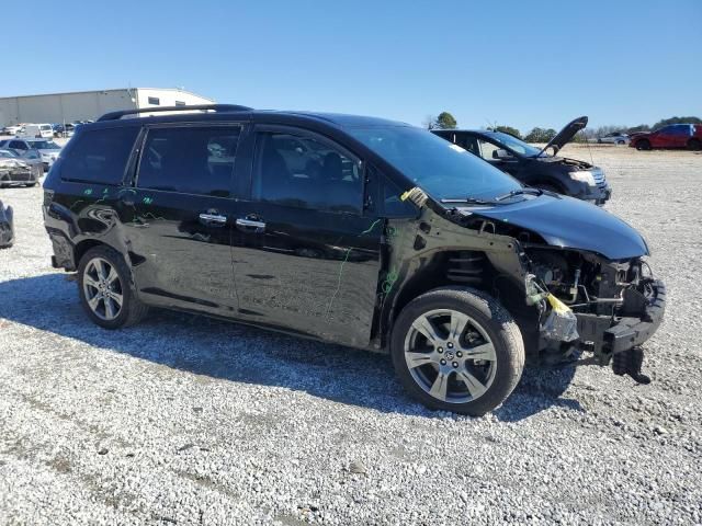 2018 Toyota Sienna SE