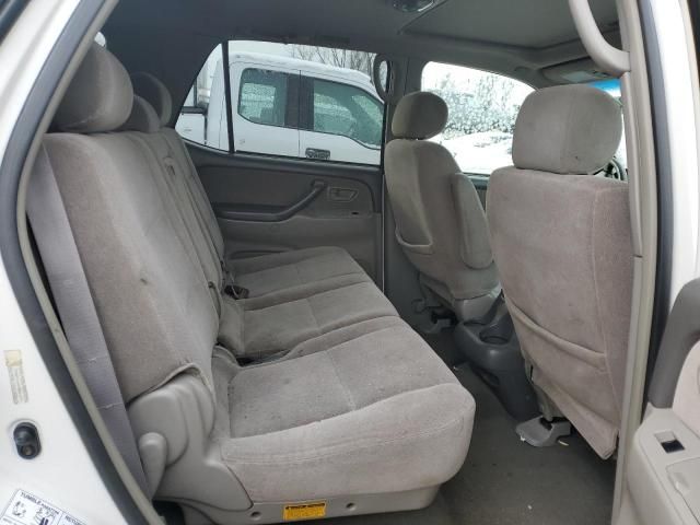 2004 Toyota Sequoia SR5