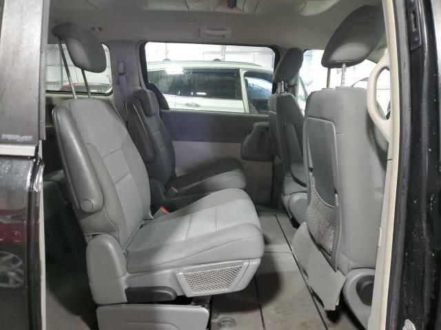 2010 Chrysler Town & Country Touring