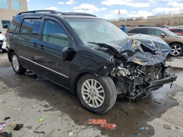 2010 Toyota Sienna XLE