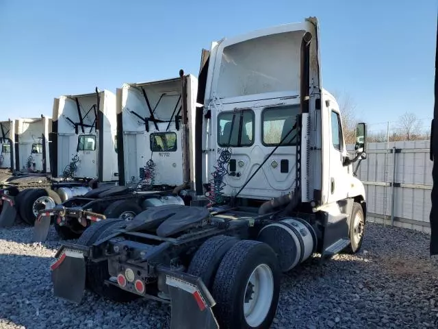 2015 Freightliner Cascadia 125