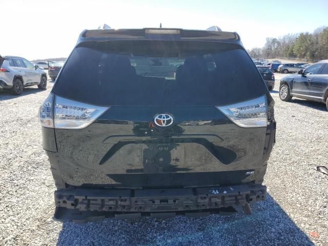 2018 Toyota Sienna SE