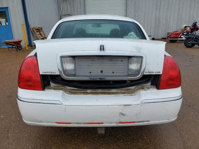 2010 Lincoln Town Car Signature Limited