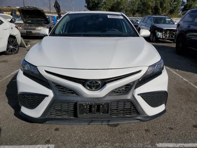 2022 Toyota Camry SE