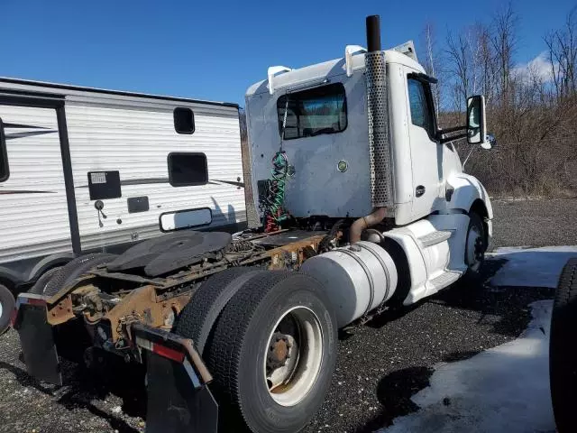 2014 Kenworth Construction T680