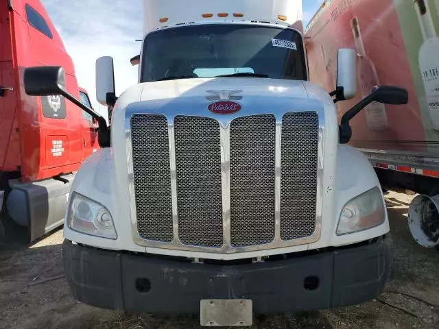 2016 Peterbilt 579