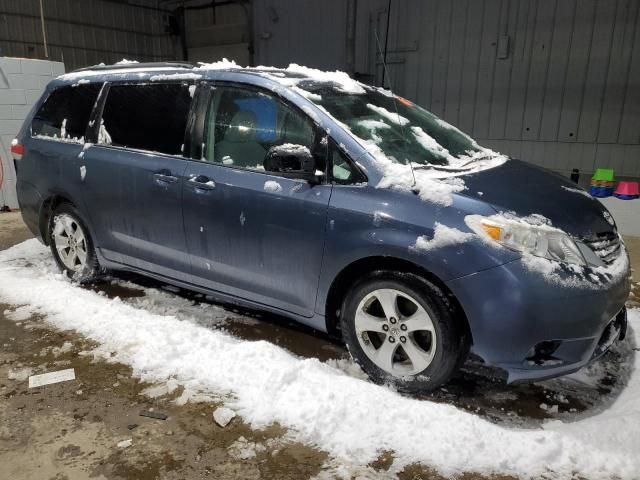 2014 Toyota Sienna LE