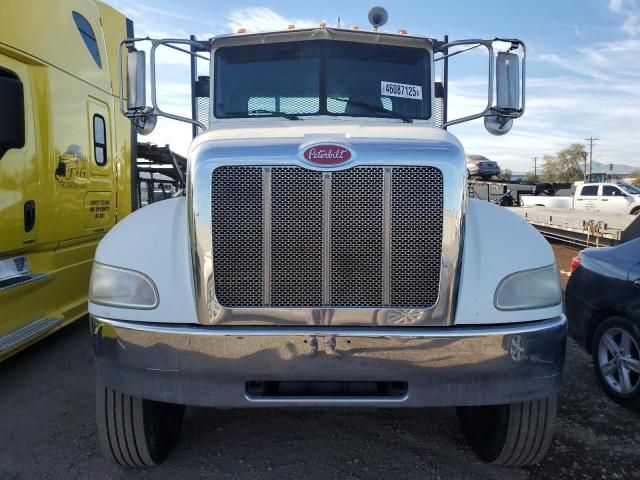 2014 Peterbilt 348 Flatbed Truck