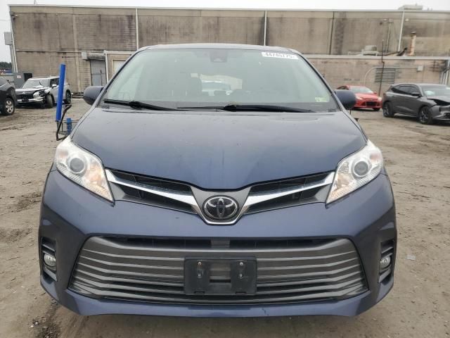 2019 Toyota Sienna XLE