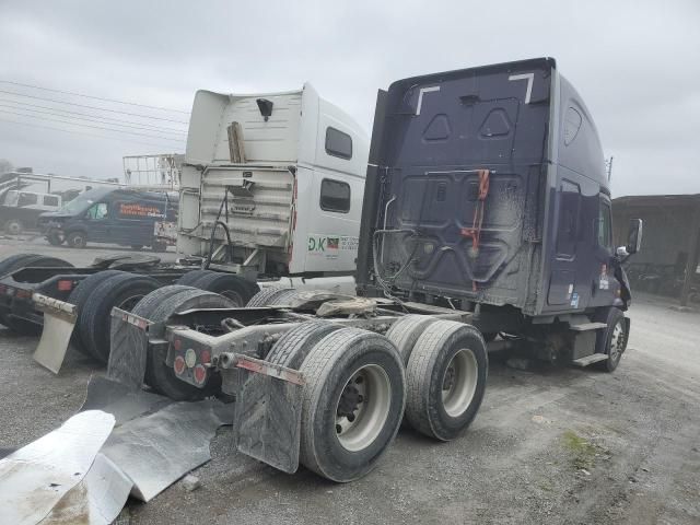 2015 Freightliner Cascadia 113