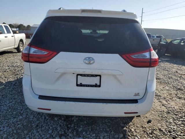 2018 Toyota Sienna LE