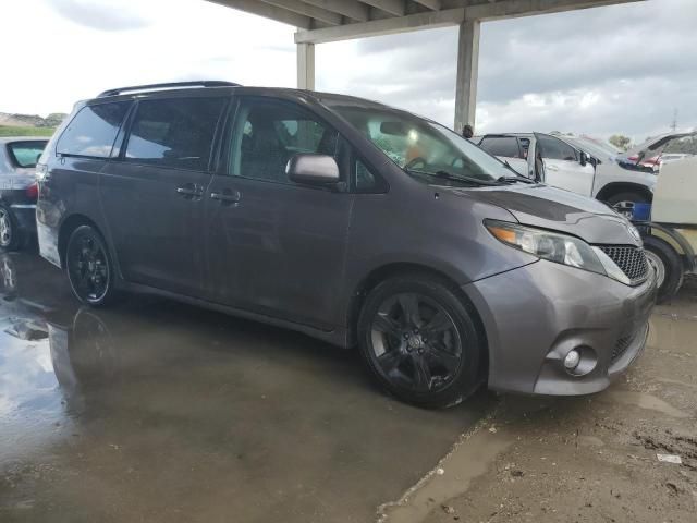 2012 Toyota Sienna Sport