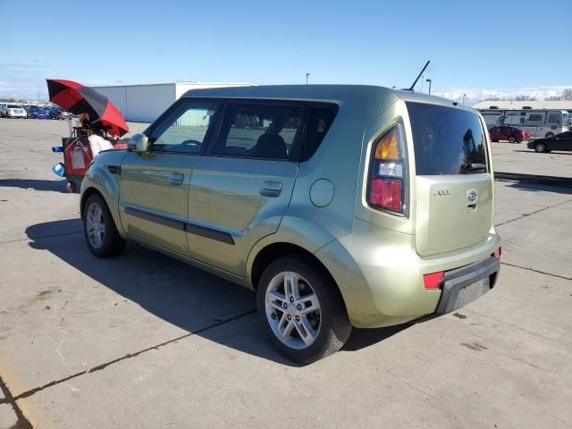 2010 KIA Soul +