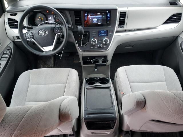 2016 Toyota Sienna LE