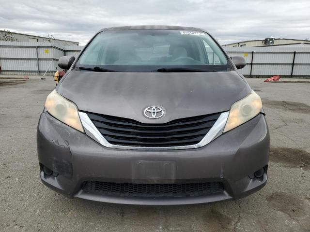 2013 Toyota Sienna LE