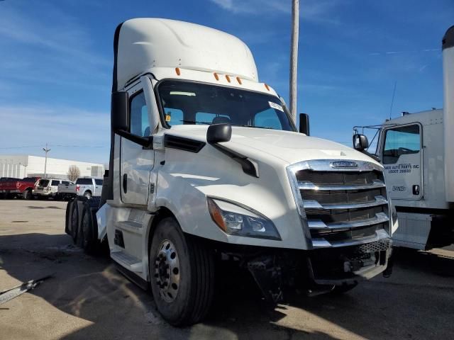 2023 Freightliner Cascadia 126