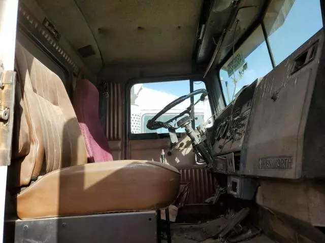 1994 Kenworth Construction T800