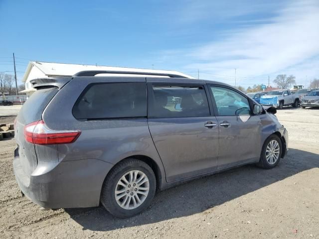 2016 Toyota Sienna XLE