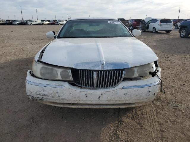 2000 Lincoln Town Car Signature