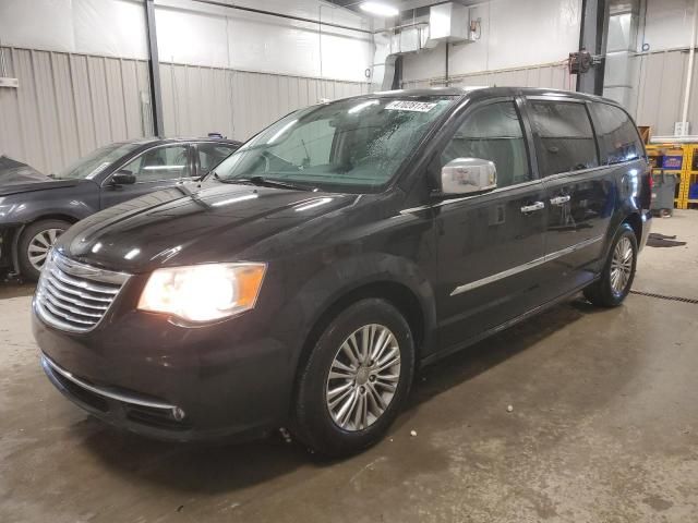 2014 Chrysler Town & Country Touring L