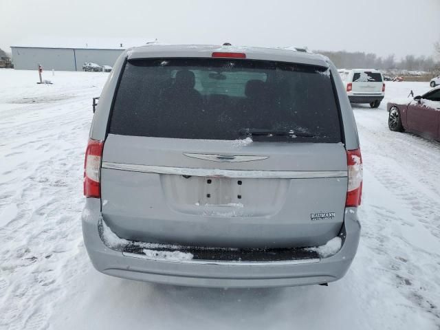 2013 Chrysler Town & Country Touring