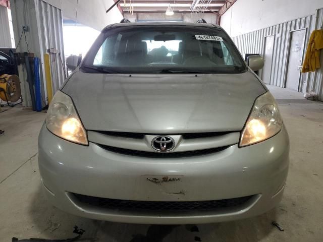 2010 Toyota Sienna XLE