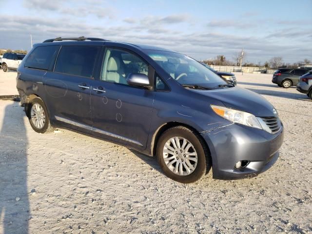 2013 Toyota Sienna XLE