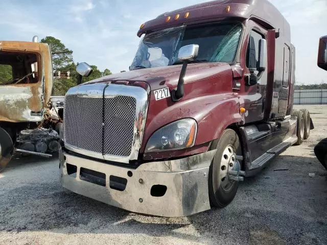 2010 Freightliner Cascadia 125