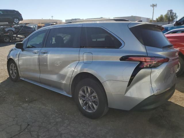 2021 Toyota Sienna LE