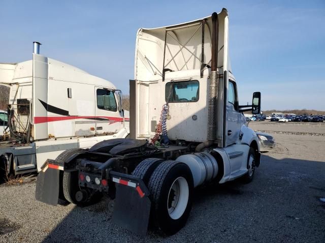 2014 Kenworth Construction T680