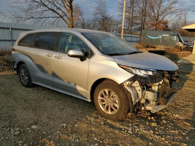 2021 Toyota Sienna LE