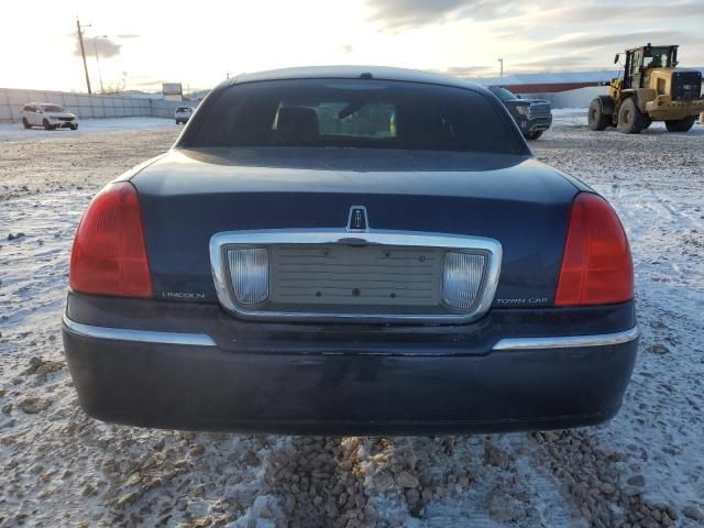 2011 Lincoln Town Car Signature Limited