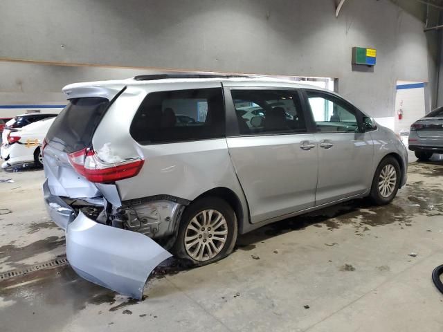 2017 Toyota Sienna XLE